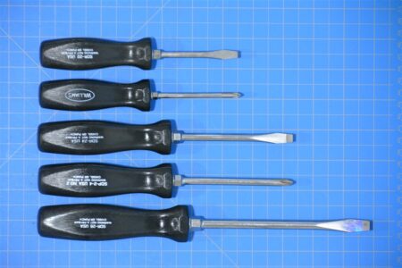 JHW100P-5MD - 5 PIECE ENDUROGRIP™ MIXED SCREWDRIVER SET